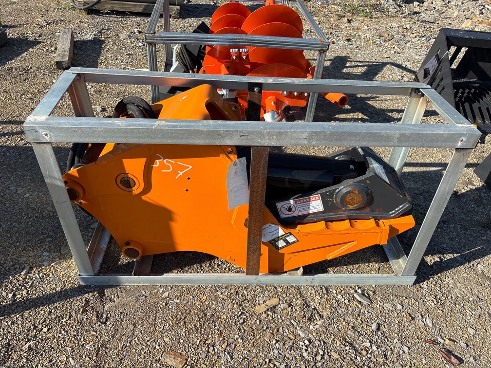 Hydraulic breaker