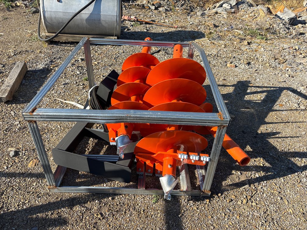 Three bit hydraulic auger