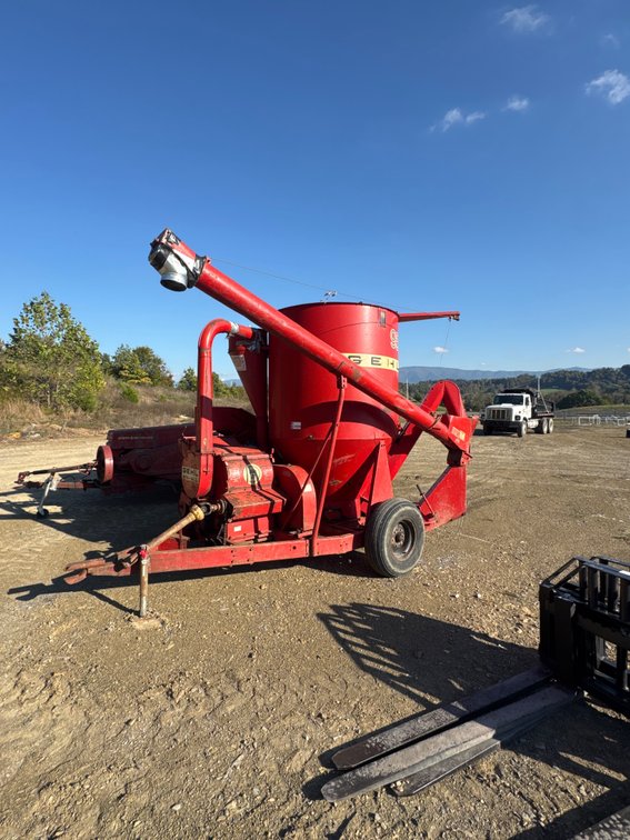 Gehl high-performance 21 inch hammer meal