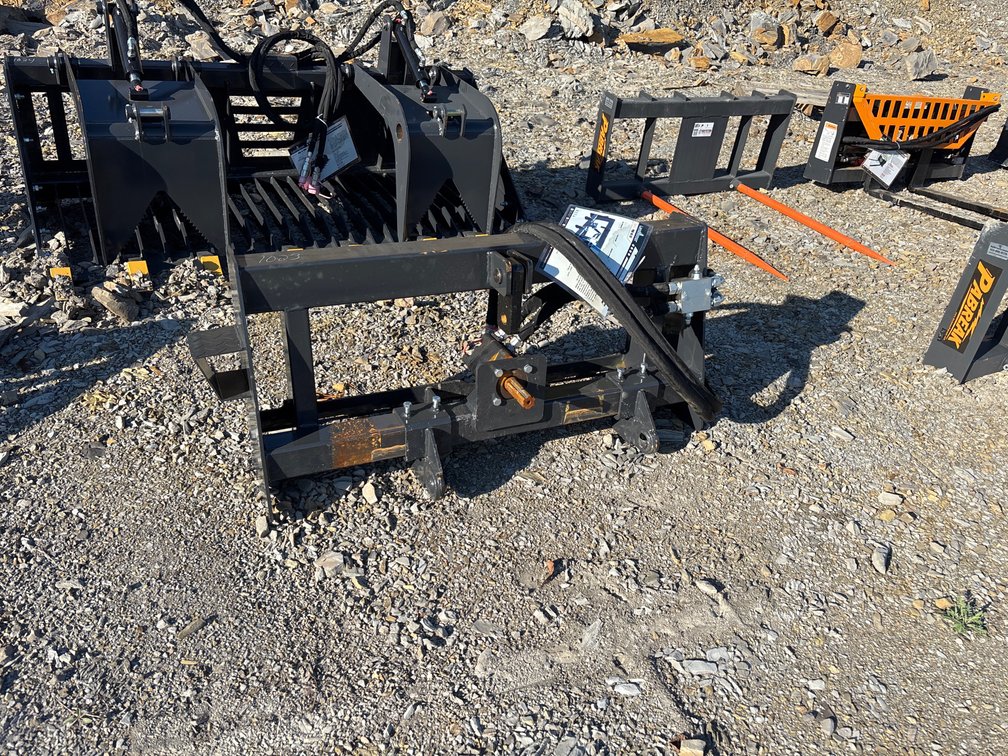 Three-point hitch adapter