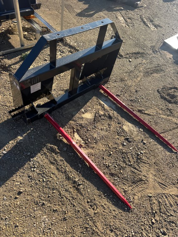 Three point quick round Bale spear