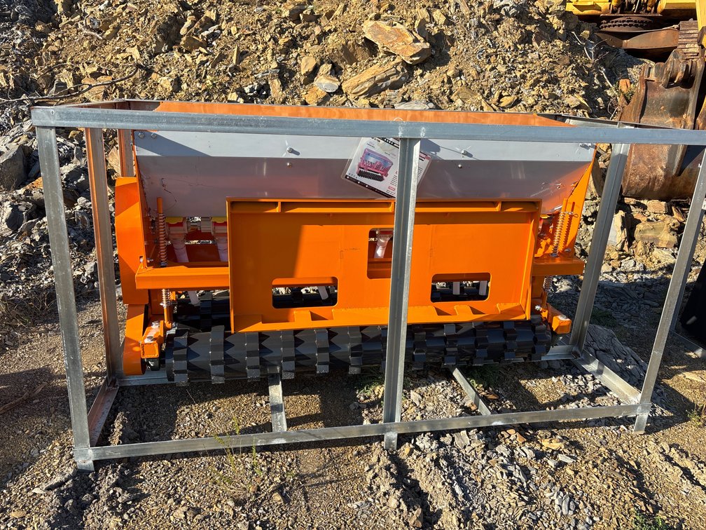 Quick attach and three-point no drill seed drill