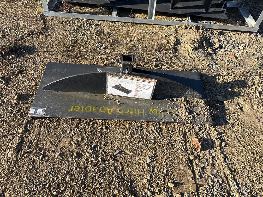 Quick attach hitch adapter