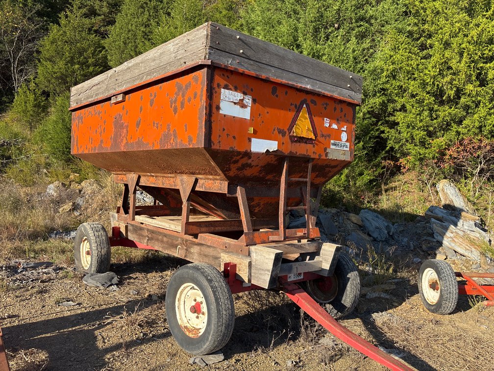 Gravity wagon