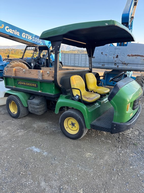 Nice John Deere 2020 with 397 hours hydraulic dump, good tires and open  romp
