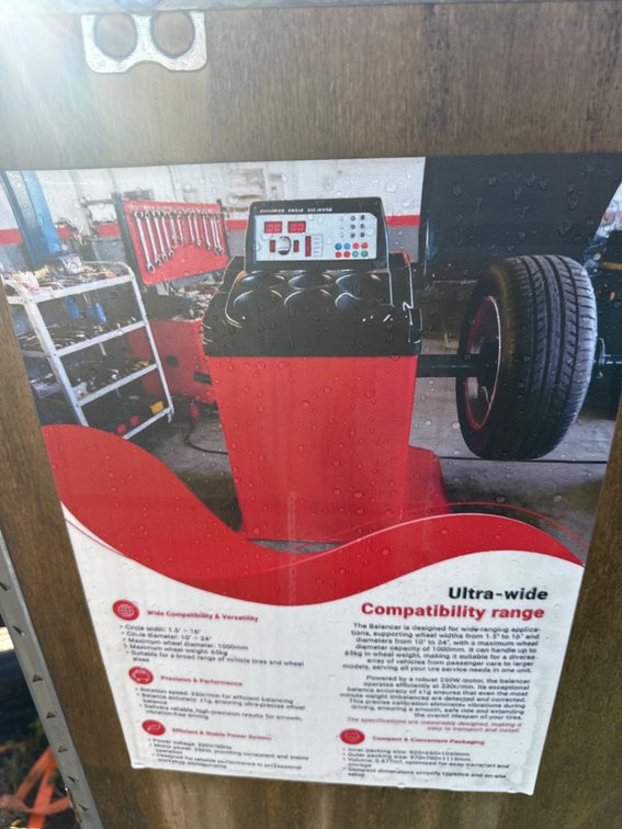 New unused tire and wheel balancer