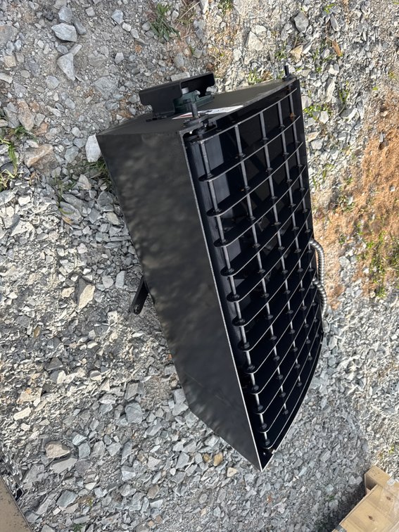 Mini skid steer hydraulic screener