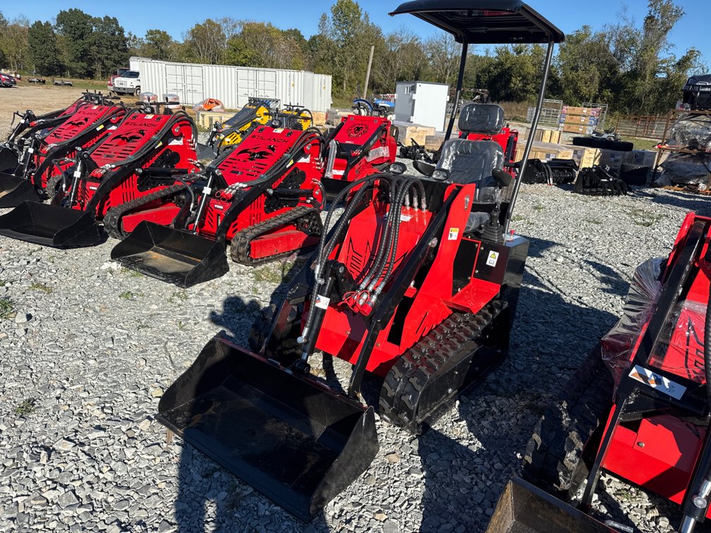 SD Launch SSL580 ride on skid steer
