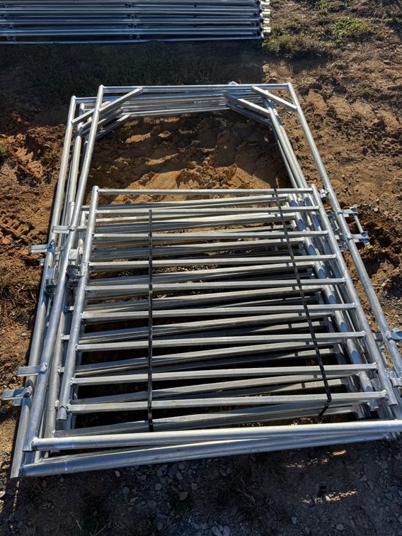 4ft galvanized walk thru with pins