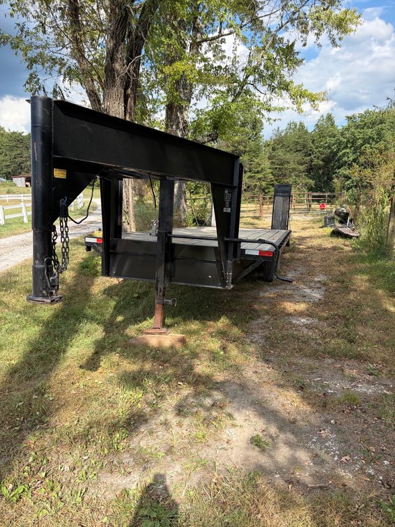 CM Gooseneck flatbed