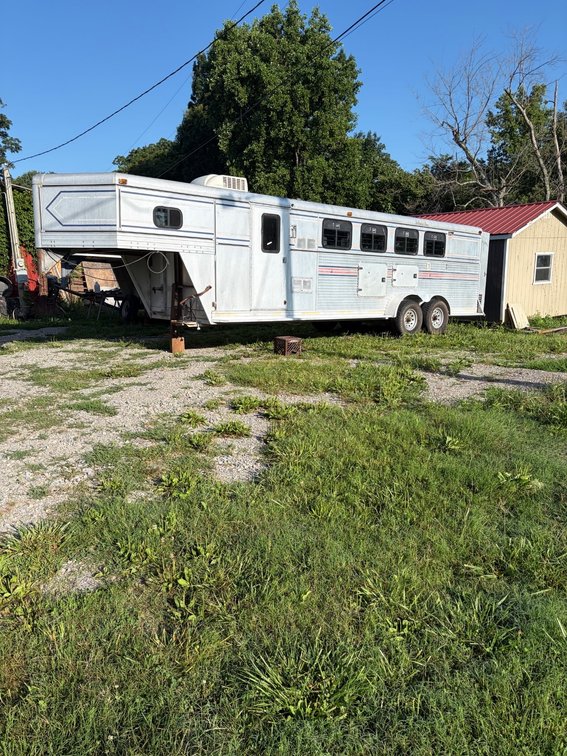 Barret aluminum 4 horseslant load livingquarters gooseneck