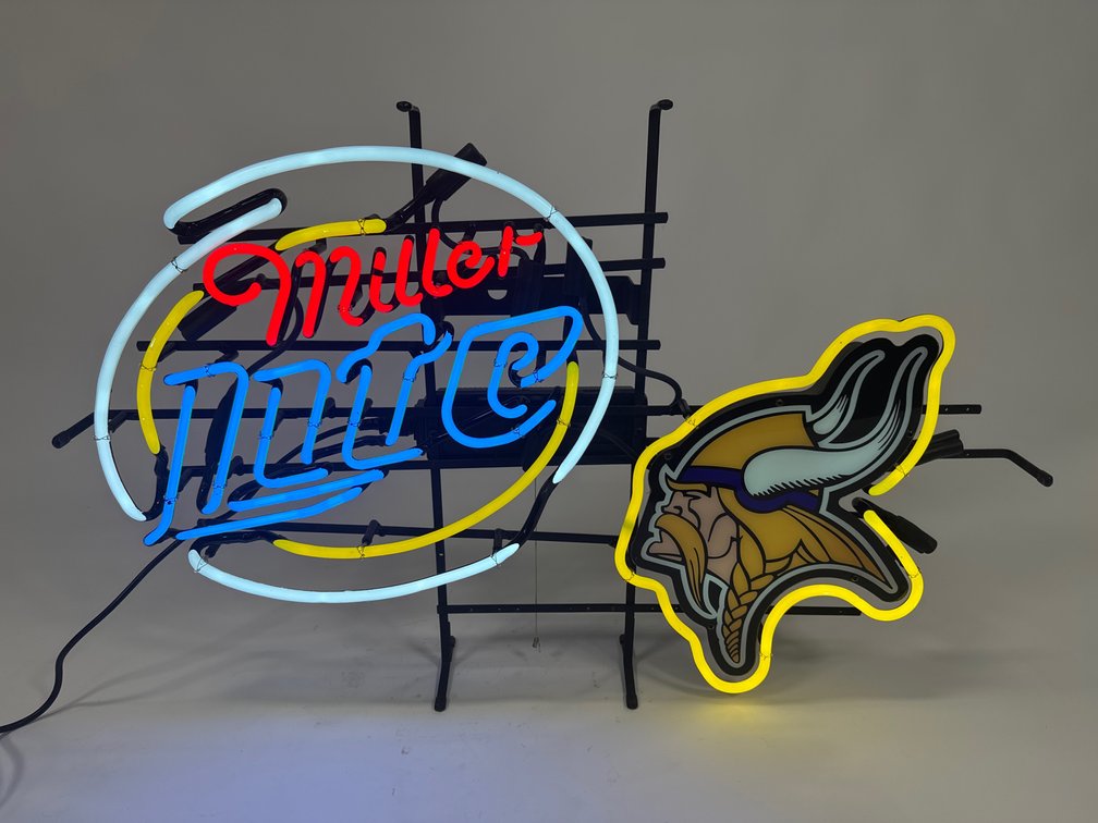 Minnesota Minnesota Vikings Miller Lite Beer, Neon Tavern sign.
