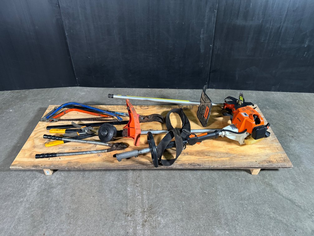 Lot of garden/yard tools some powerized. 