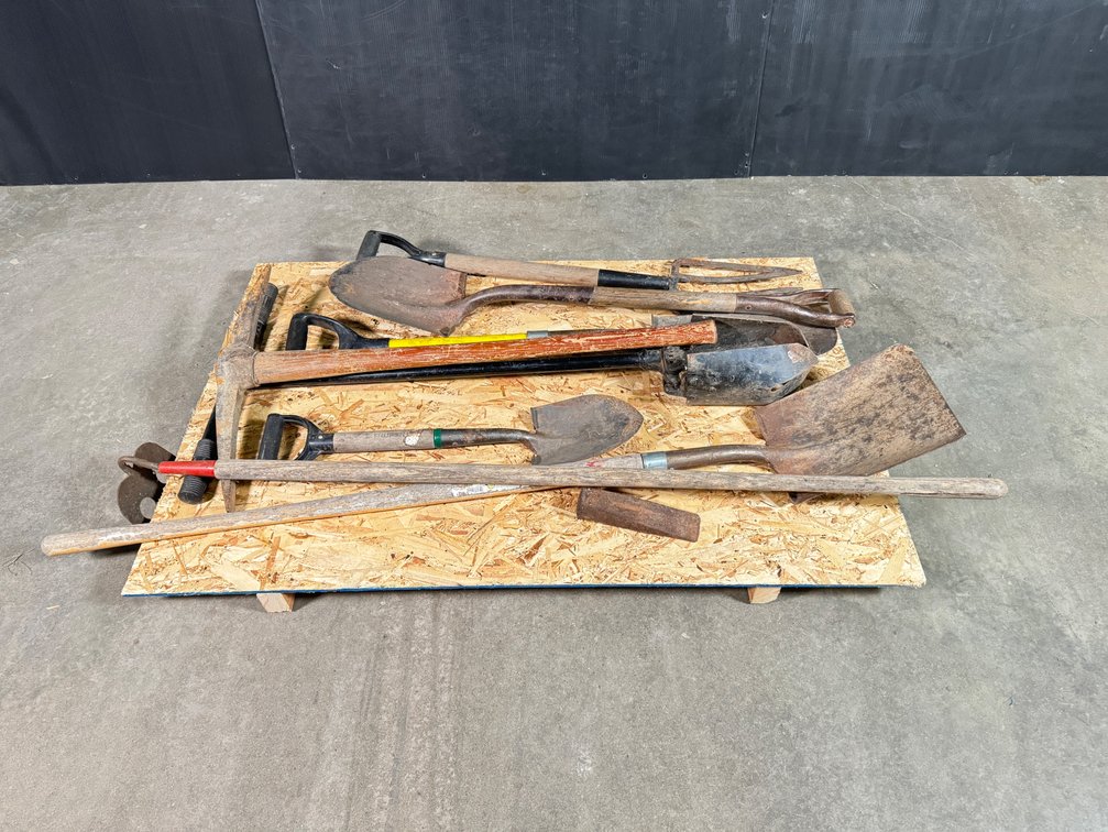 Lawn and Garden Hand Tools