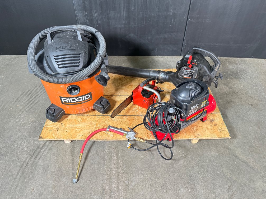 Lot of four various garage and lawn powered tools. 