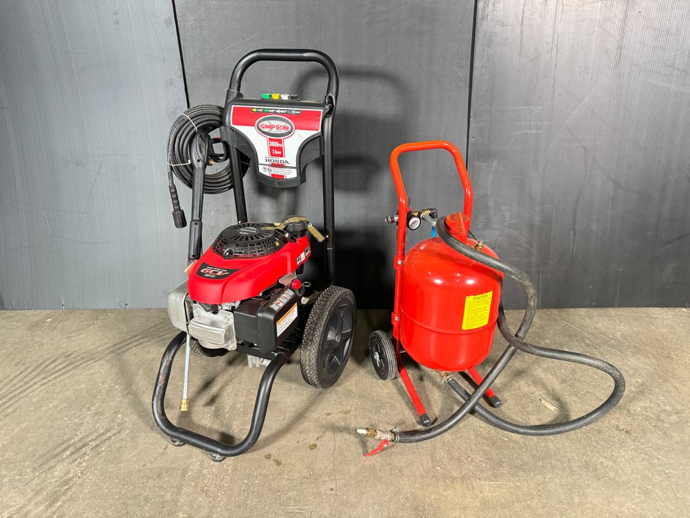 Lot consisting of a Honda pressure washer and portable sand blaster. 
