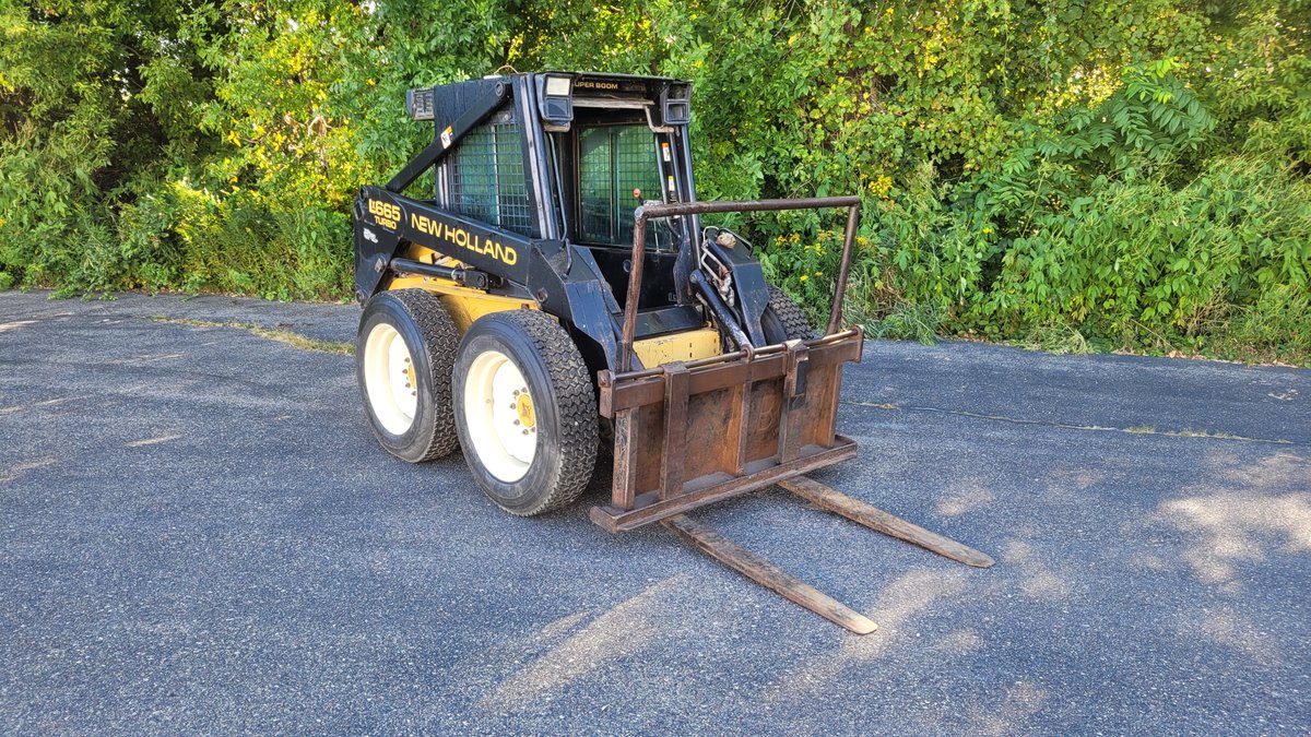 New Holland LX665 Turbo Skid Steer Loader