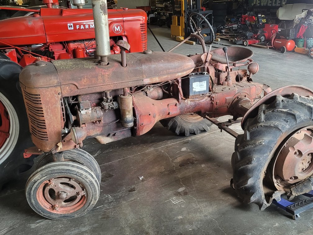 International Harvester Farmall Model B Antique tractor