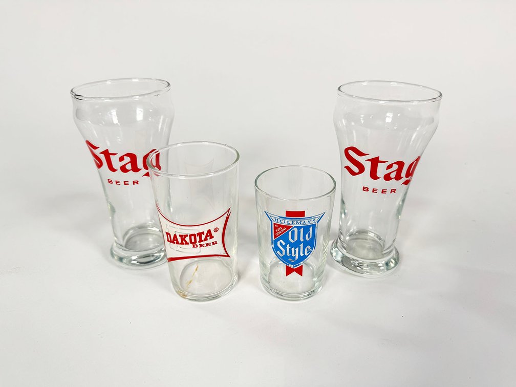 Lot of 4 circa 1950s-60s Bar glasses Includes 2-Stag Beer, Dakota Beer and Old Style.