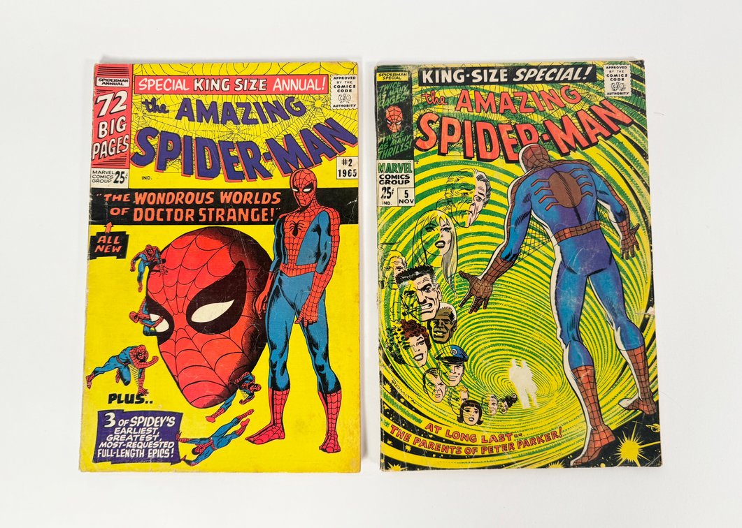 Lot of two 1965 The Amazing Spider-Man comics by Marvel. 