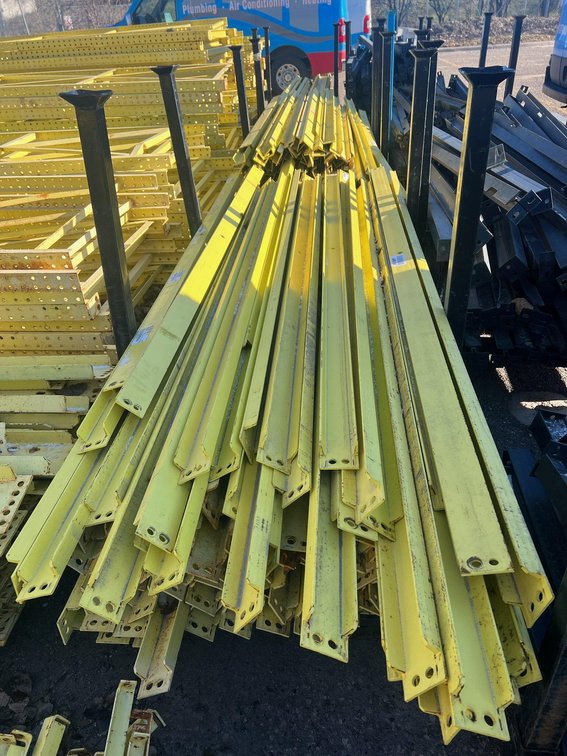 Pallet Racking: Uprights, Crossbeams & Wire Grates