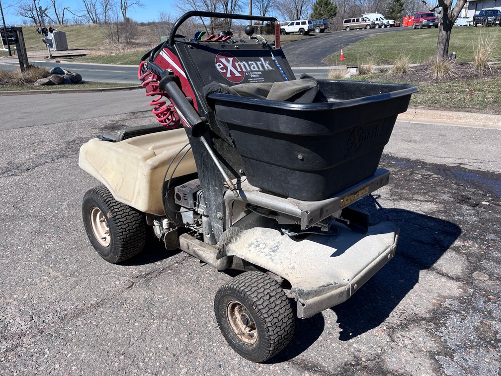Xmark Commercial Ride Fertilizer