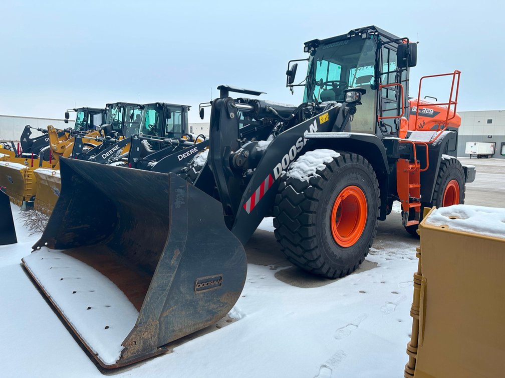 2020 Doosan 320 Front End Loader