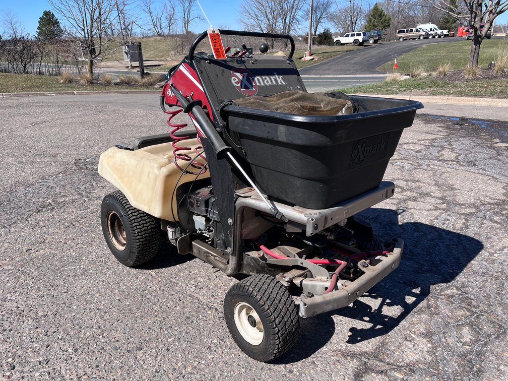 Xmark Commercial Ride Fertilizer