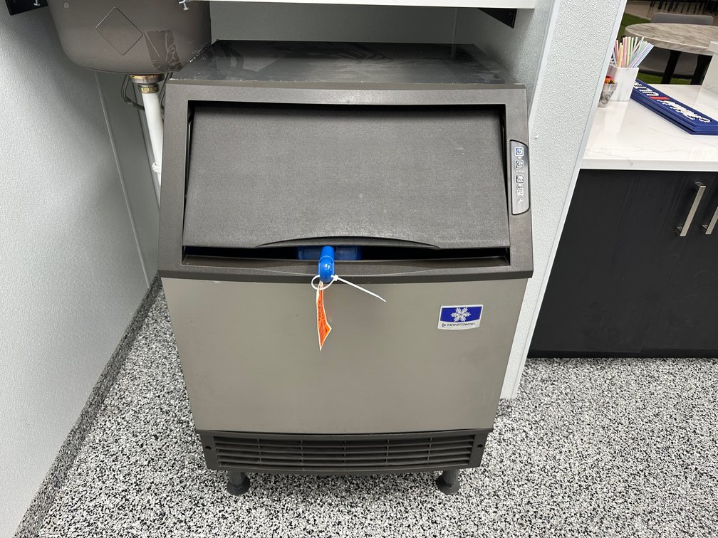 Tee Times Golf Simulators & Commercial Kitchen Liquidation