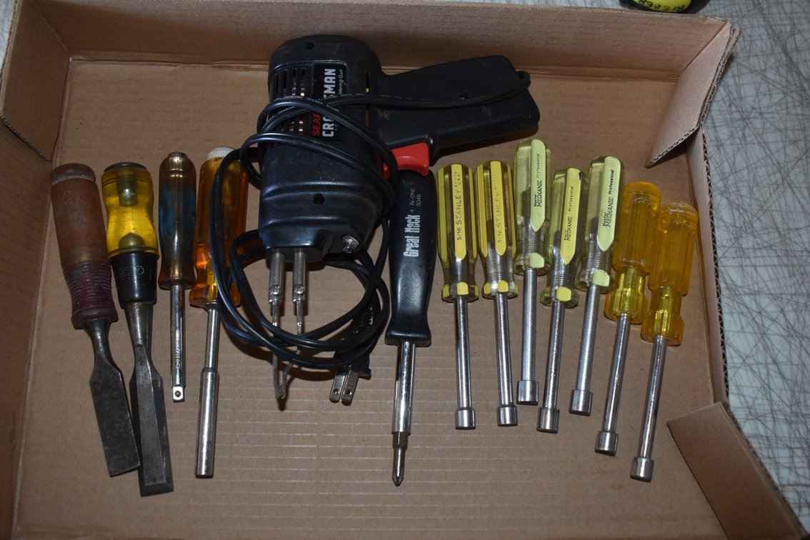 Box Lot: Nut Drivers, Hand Tools & Soldering Gun