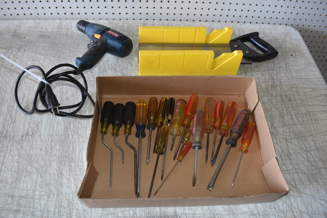 Box Lot: Screw Drivers, Tools, Ryobi Electric 3/8" Drill & Saw