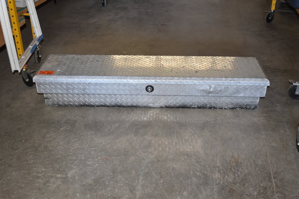 V.W.S. Diamond Plated Truck Tool Box