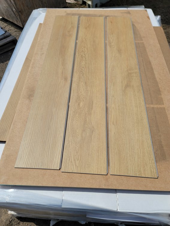 New Waterproof Vinyl & Laminate Snap Together Flooring (120494)