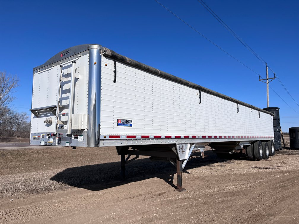 2018 Wilson Pacesetter 45' Grain Trailer