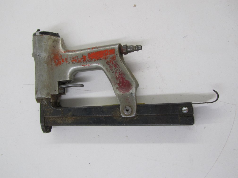Senco Model 7 Pneumatic Brad Nailer
