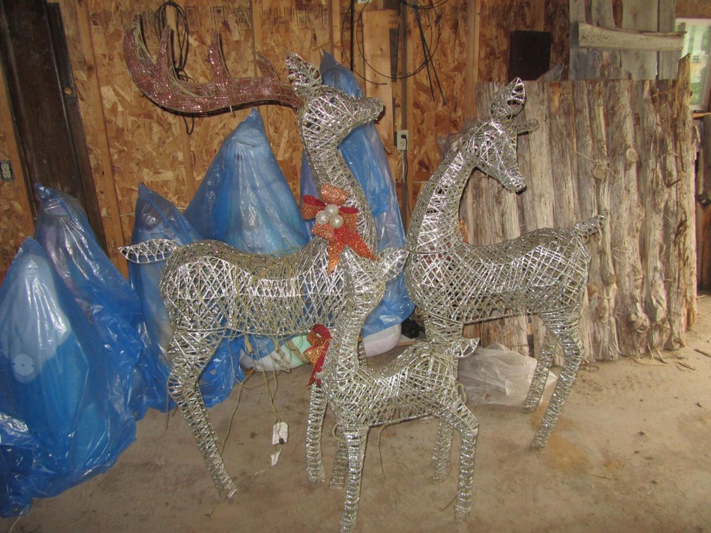 Buck, Doe And Fawn Lawn Ornament Set