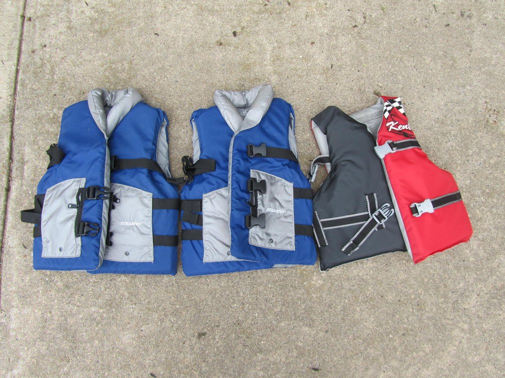 (3) Youth Life Vests