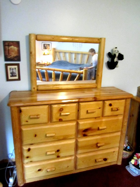 10-Drawer Log Vanity Dresser