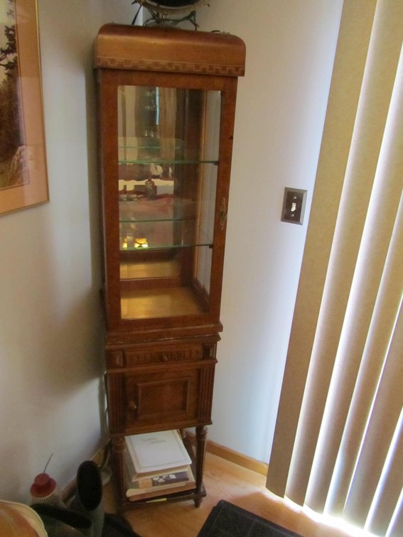 2pc. Curio Cabinet Set
