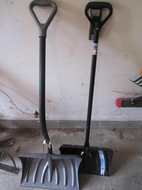 (2) Suncast Snow Shovels