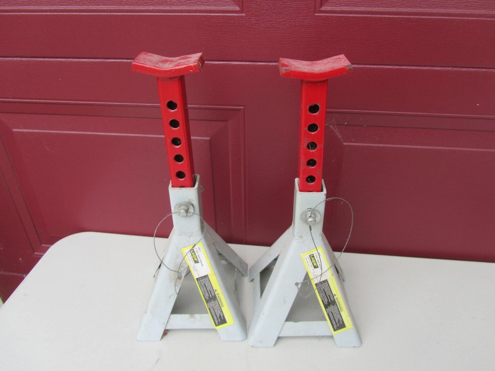 (2) Larin 2 Ton Jack Stands
