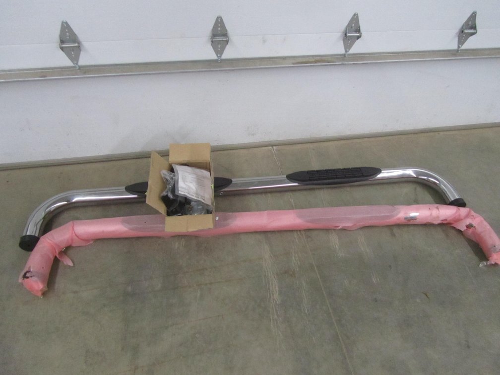 2007 Chevrolet/GMC Silverado/Sierra Nerf Bar Chrome Side Steps