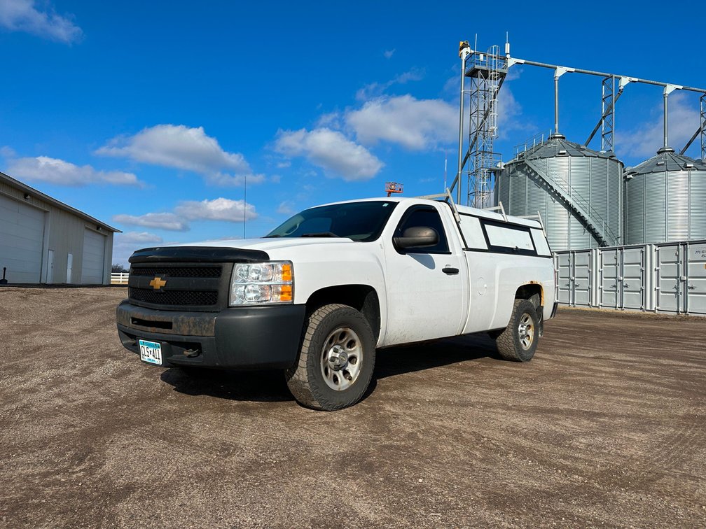 2013 Chevrolet Silverado 1500  With Topper
