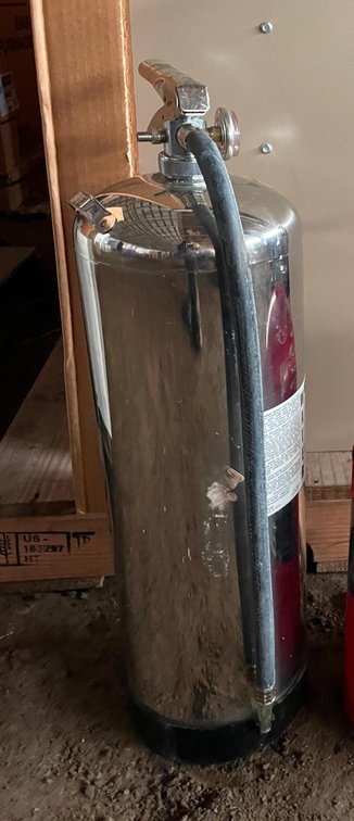 (1) Water Fire Extinguisher