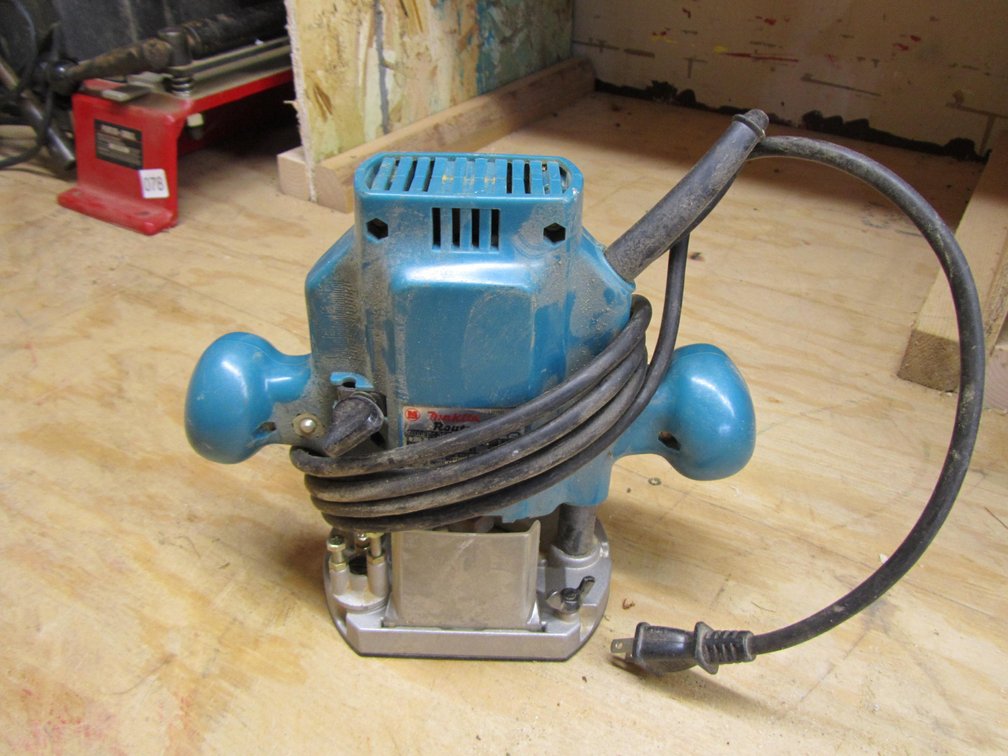 Makita Plunge Router