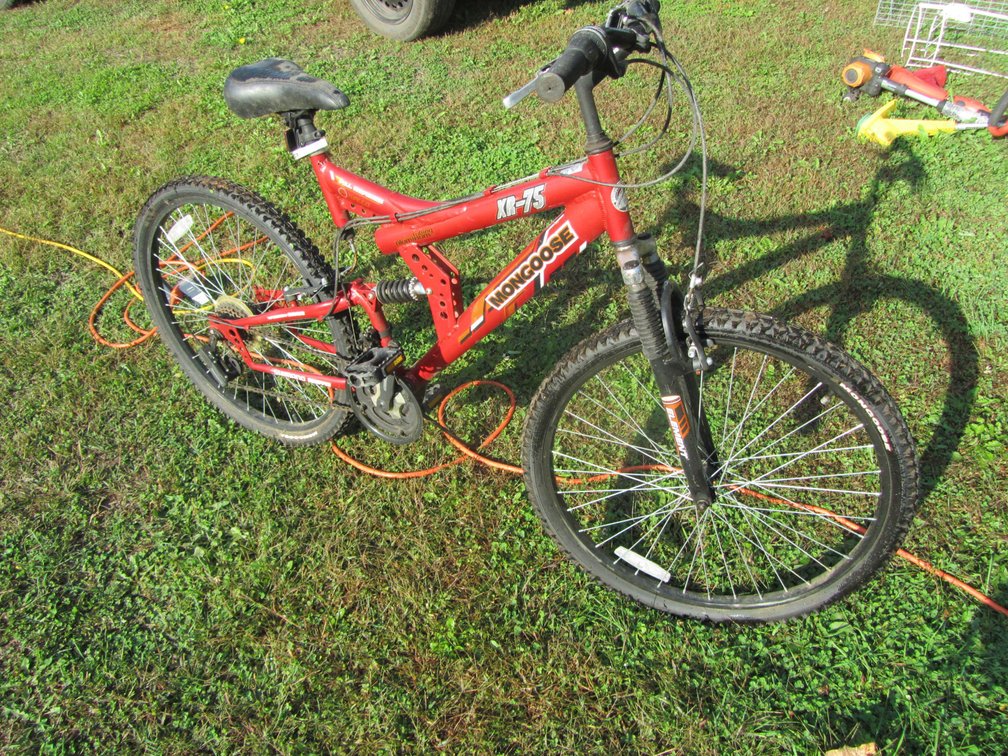 Mongoose XR-75 Mountain Bike