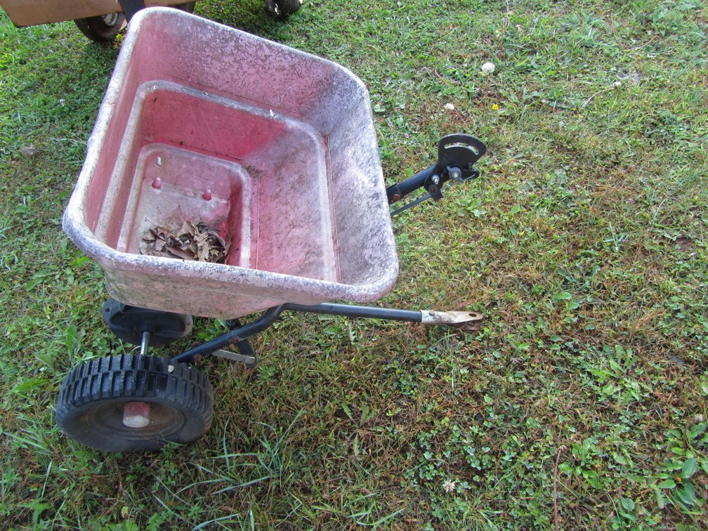 EarthWay Lawn Seeder