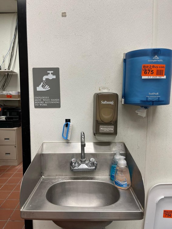 Single Bay Stainless Sink, soap Dispenser, Paper Towel Dispenser