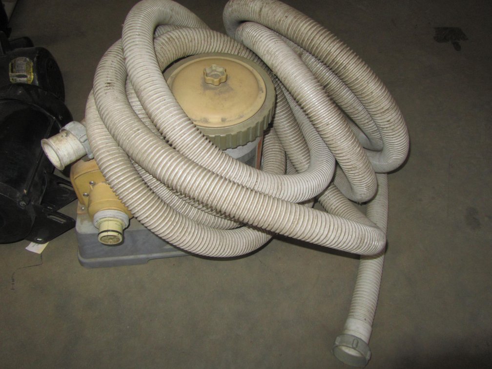 The Wet Set Krystal Clear Pool Filter/Pump