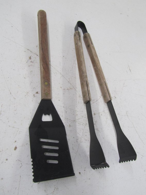 Grill Spatula And Tongs